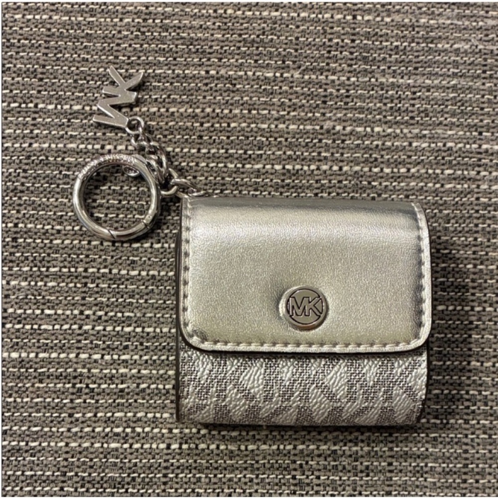 Michael Kors Jet Set AirPod Case Keychain
